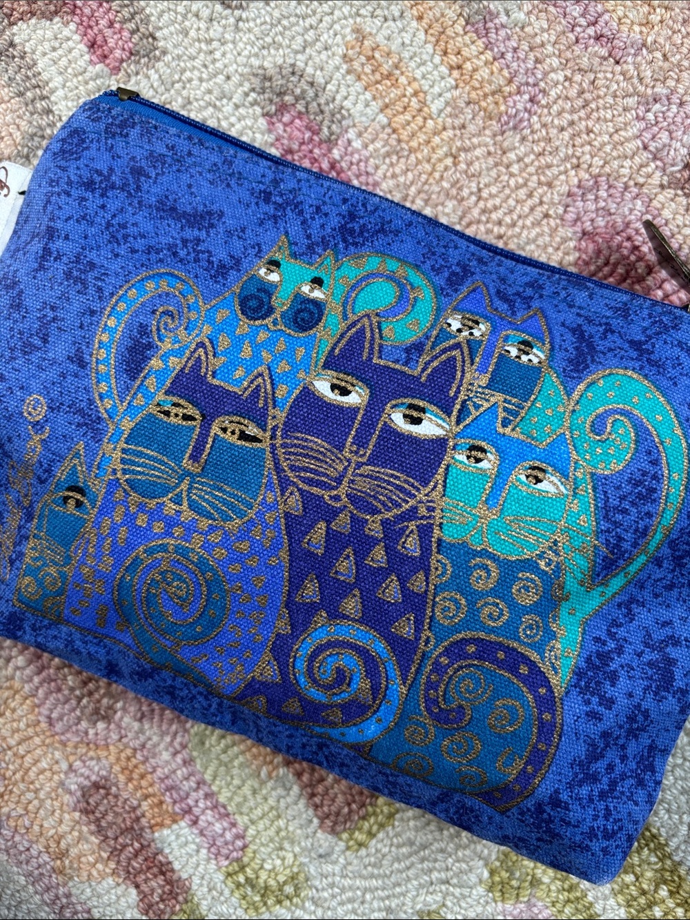 Laurel Burch Sun N Sand 6 Cats on Indigo Blue Canvas Zip Pouch EUC like new